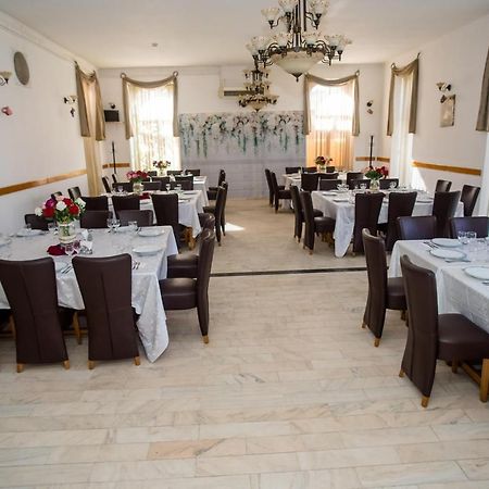Hotel Marion Dumbraveni  Екстер'єр фото