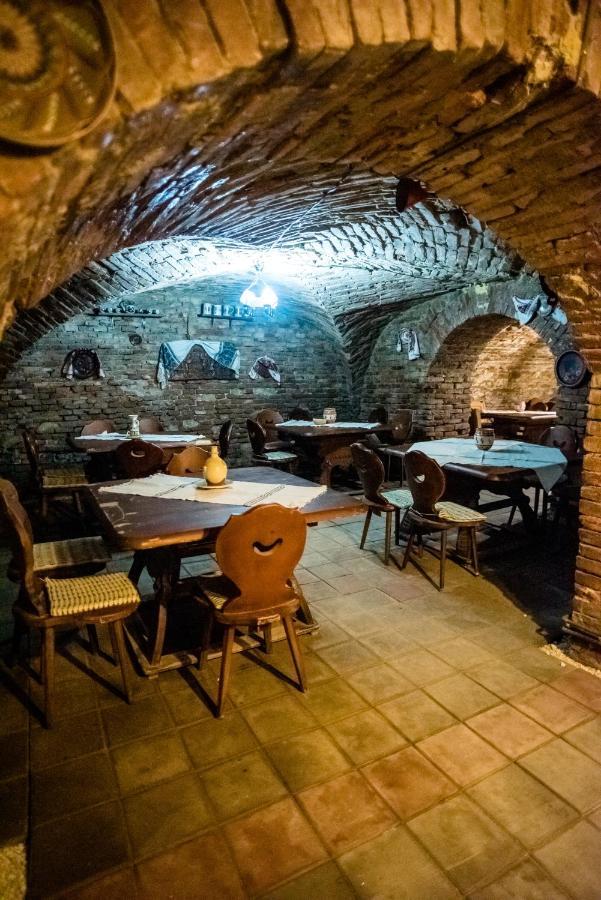 Hotel Marion Dumbraveni  Екстер'єр фото