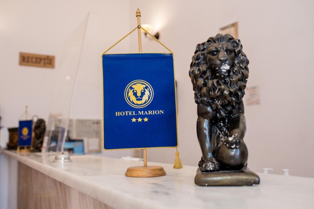 Hotel Marion Dumbraveni  Екстер'єр фото