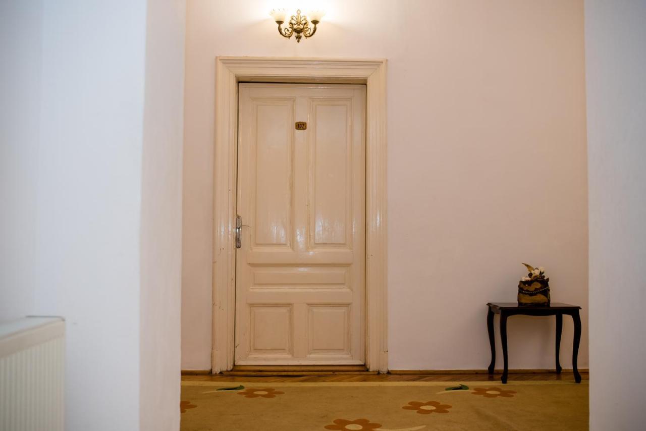 Hotel Marion Dumbraveni  Екстер'єр фото
