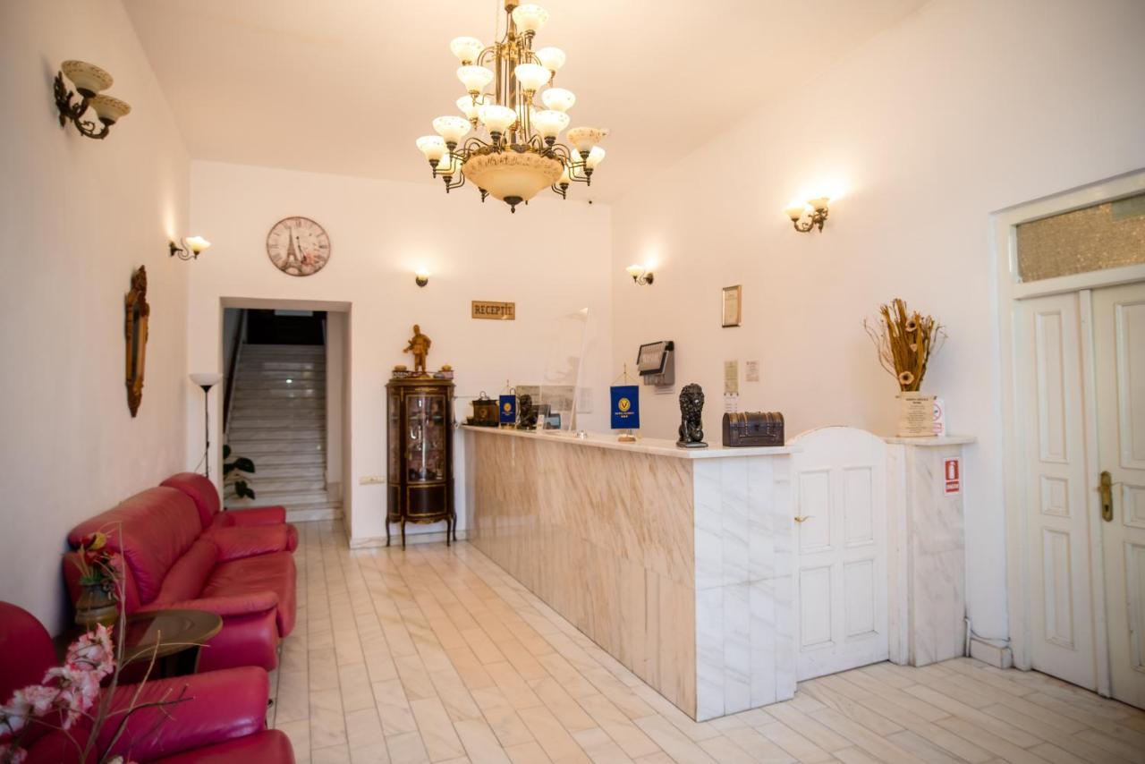 Hotel Marion Dumbraveni  Екстер'єр фото