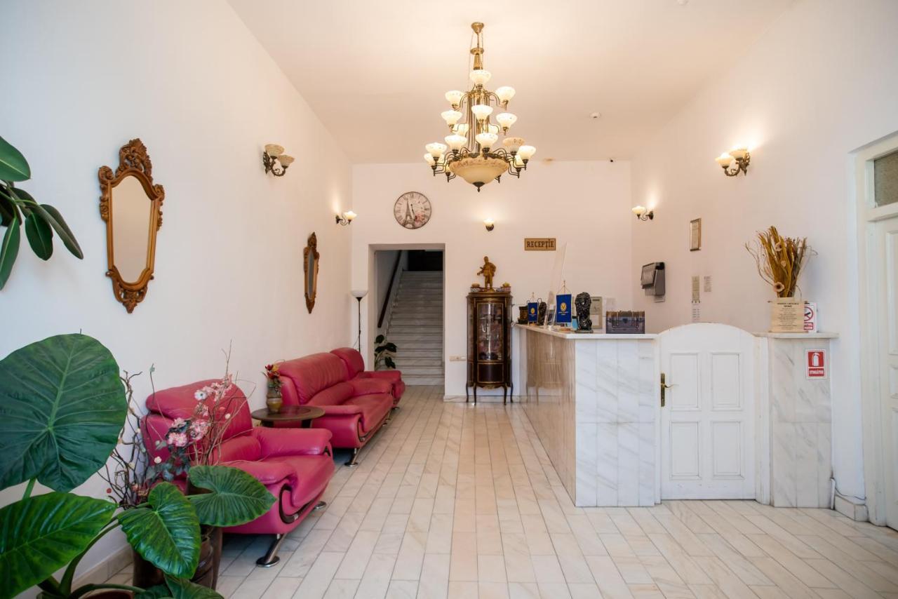 Hotel Marion Dumbraveni  Екстер'єр фото