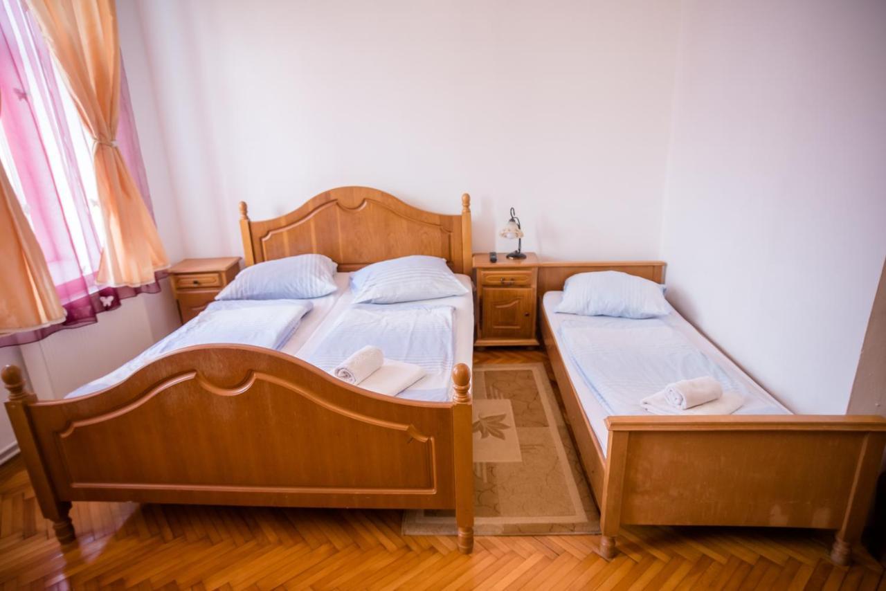 Hotel Marion Dumbraveni  Екстер'єр фото