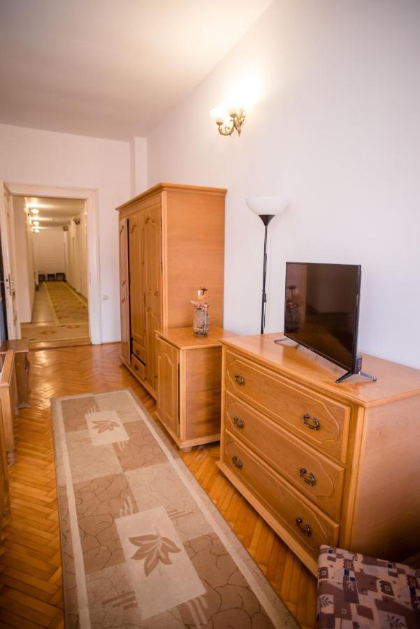 Hotel Marion Dumbraveni  Екстер'єр фото