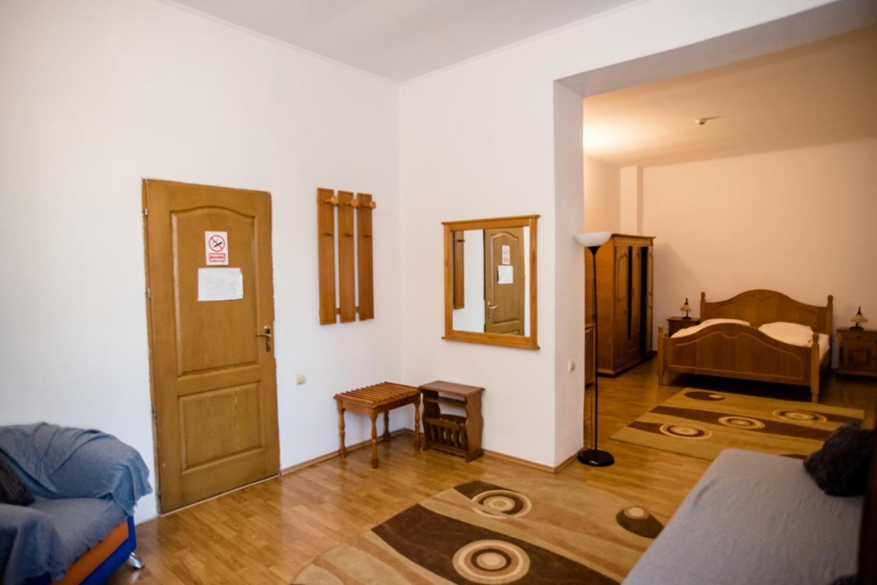 Hotel Marion Dumbraveni  Екстер'єр фото