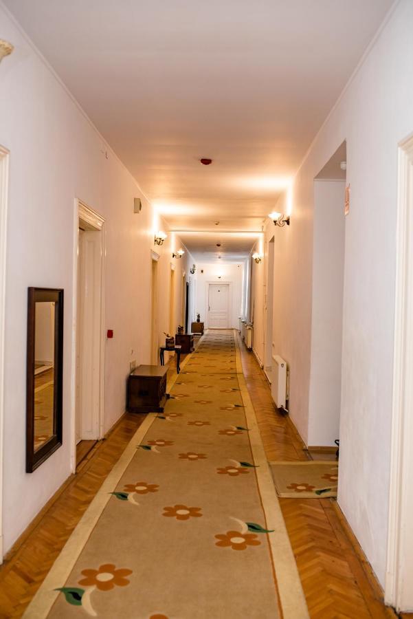 Hotel Marion Dumbraveni  Екстер'єр фото